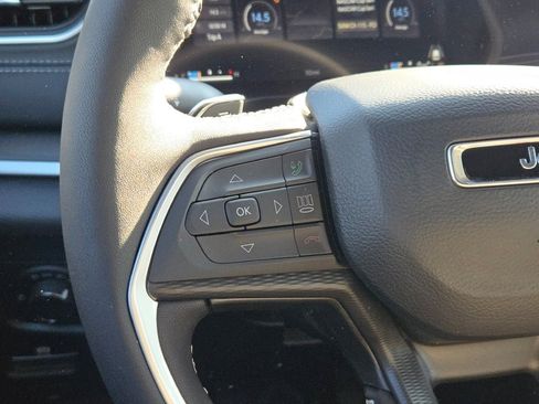 New 2025 Jeep Grand Cherokee Altitude image 33