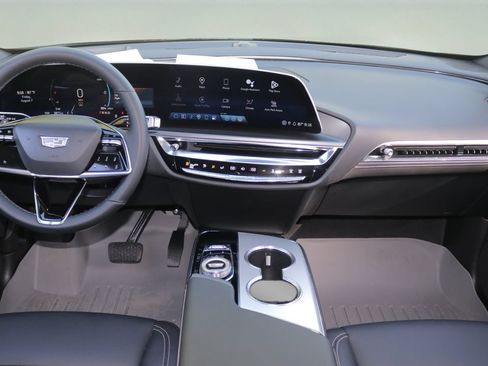 Certified 2024 Cadillac Lyriq Tech w/ Driver Assist Package AWD/4WD image 14