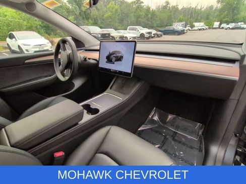 Used 2023 Tesla Model Y Long Range AWD/4WD image 30