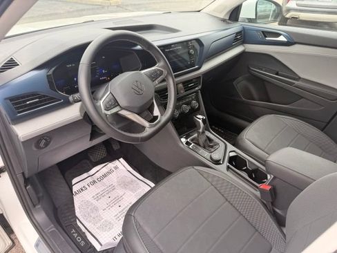 Certified 2024 Volkswagen Taos SE AWD/4WD image 9