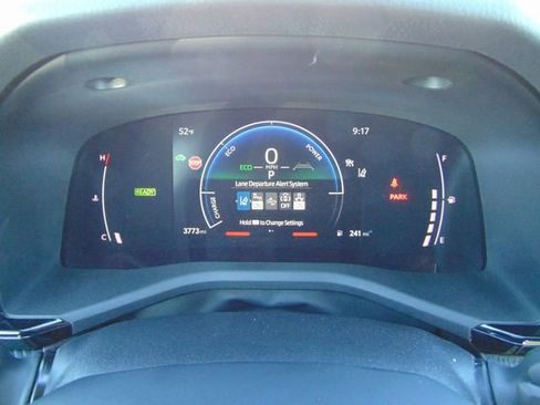 Used 2025 Toyota Camry SE image 16