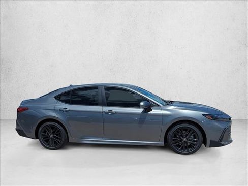 Used 2026 Toyota Camry SE FWD image 4