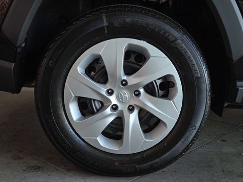 Certified 2025 Toyota RAV4 LE image 5