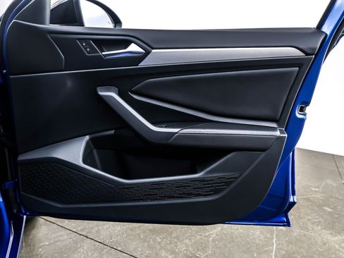 Used 2024 Volkswagen Jetta Sport image 23