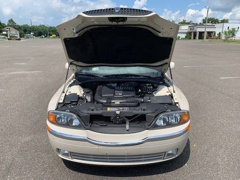 Used 2001 Lincoln LS RWD image 2