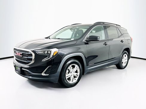 Used 2020 GMC Terrain SLE w/ Driver Convenience Package AWD/4WD image 3