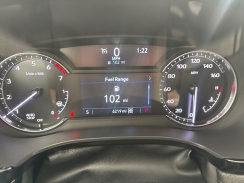 Used 2025 Cadillac XT6 Luxury image 27