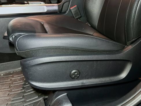 Used 2021 Mercedes-Benz GLB 250 4MATIC image 19