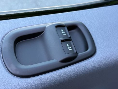 Used 2019 Ford Transit 150 XLT image 13