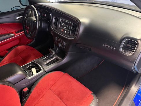 Used 2019 Dodge Charger Scat Pack w/ Technology Group RWD image 29
