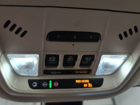 Certified 2023 Buick Enclave Avenir image 27