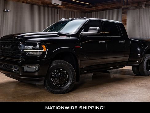 Used 2020 RAM 3500 Limited w/ Max Tow Package image 4