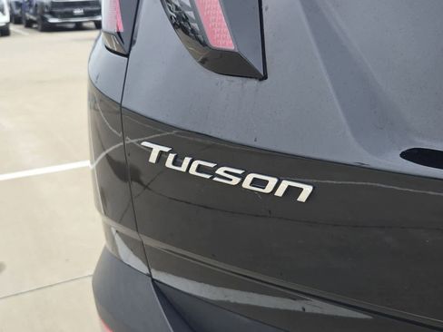 Used 2022 Hyundai Tucson Limited AWD/4WD image 11