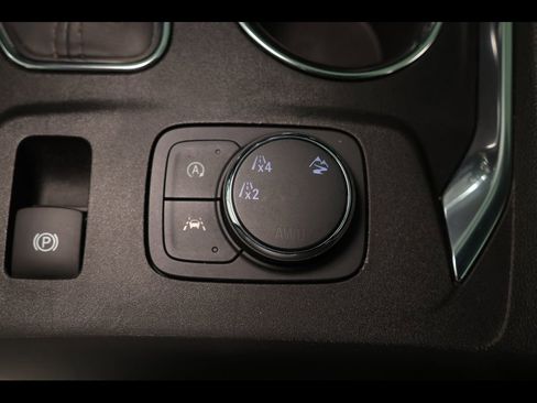 Used 2023 Chevrolet Traverse LT w/ LT Premium Package image 17