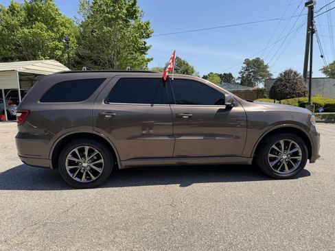 Used 2017 Dodge Durango GT w/ Premium Group RWD image 4