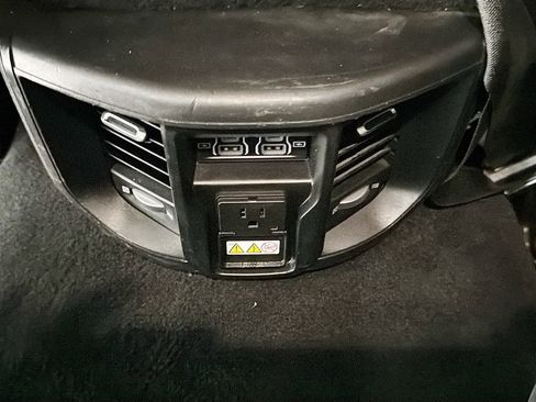 Used 2023 RAM 2500 Laramie AWD/4WD image 29