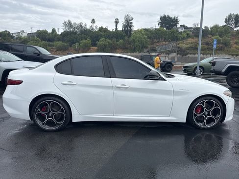 Used 2023 Alfa Romeo Giulia Veloce image 8