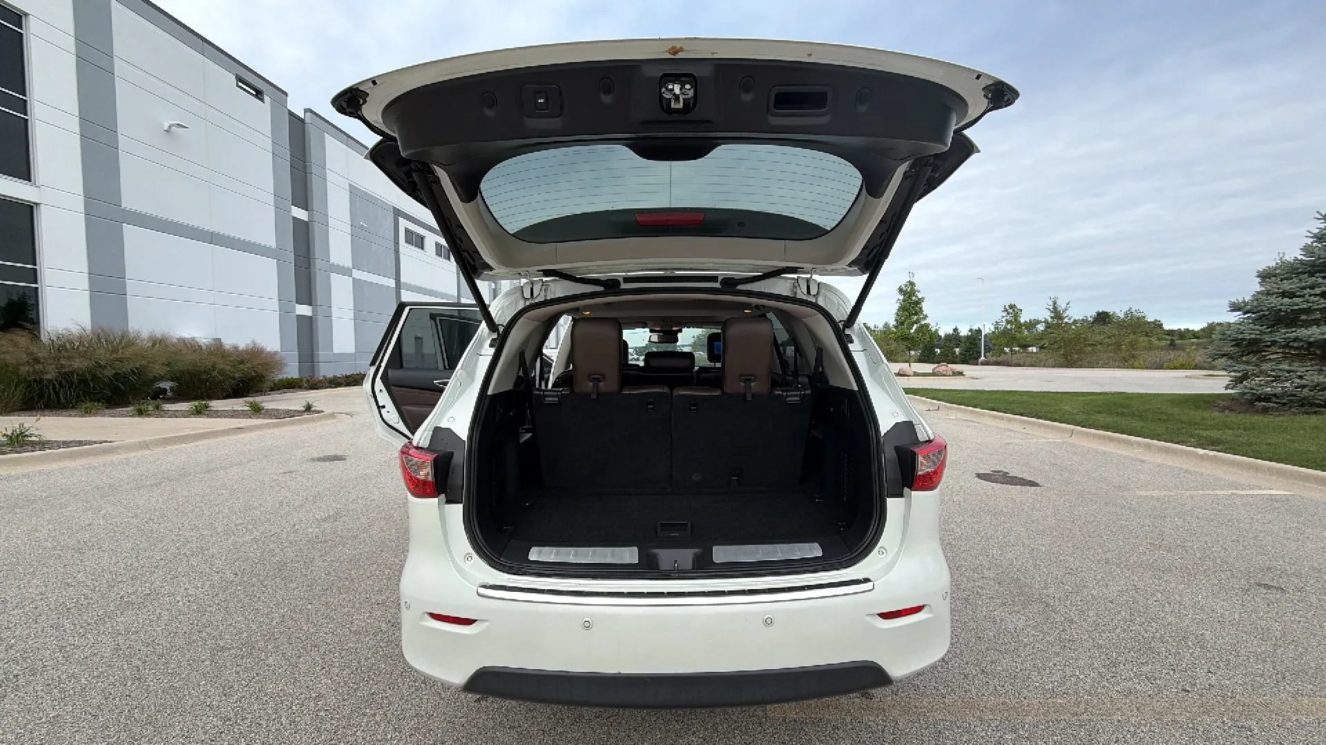 Used 2015 INFINITI QX60 Luxe w/ Deluxe Touring Package AWD/4WD image 15