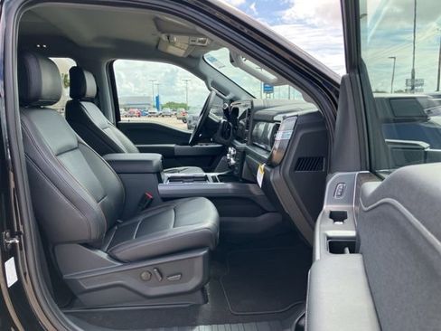 New 2025 Ford F250 Lariat w/ Black Appearance Package image 11