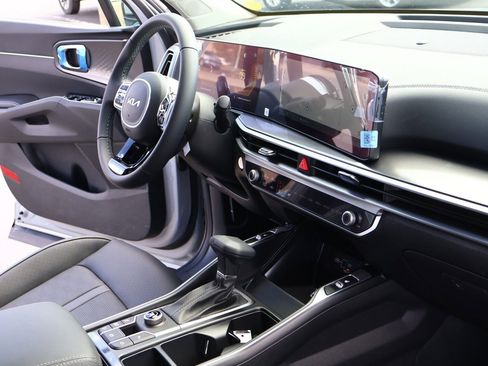Used 2025 Kia Sorento S w/ Panoramic Sunroof Package FWD image 23