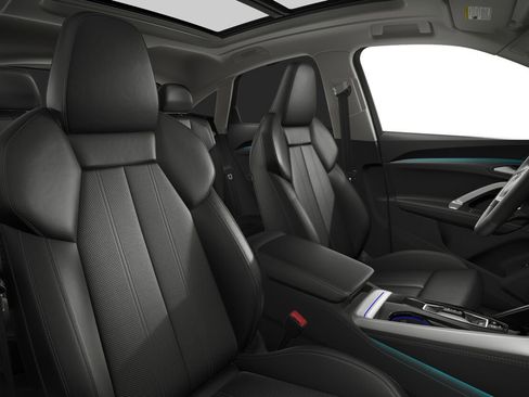 Certified 2025 Audi Q5 Premium Plus w/ Premium Plus AWD/4WD image 5