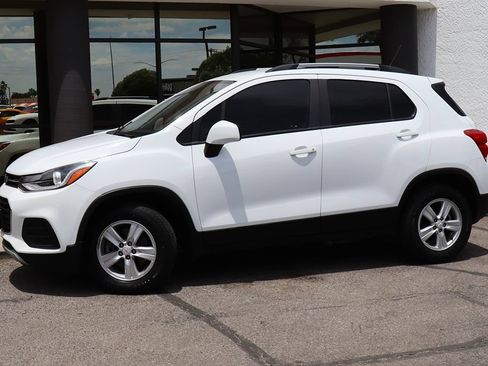 Used 2021 Chevrolet Trax LT AWD/4WD image 4