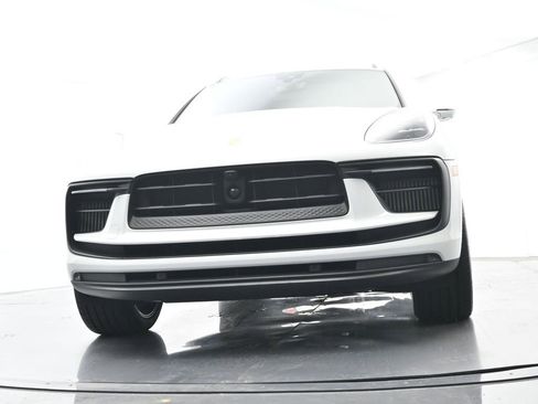 Certified 2023 Porsche Macan S AWD/4WD image 57