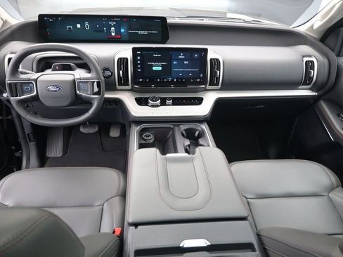 Used 2025 Ford Expedition Active RWD image 22