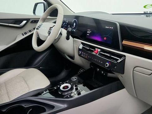 Used 2024 Kia Niro Wave w/ Wave Preserve Package FWD image 33