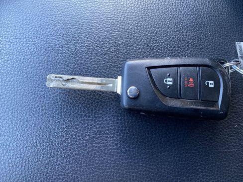 Used 2025 Toyota RAV4 LE AWD/4WD image 33