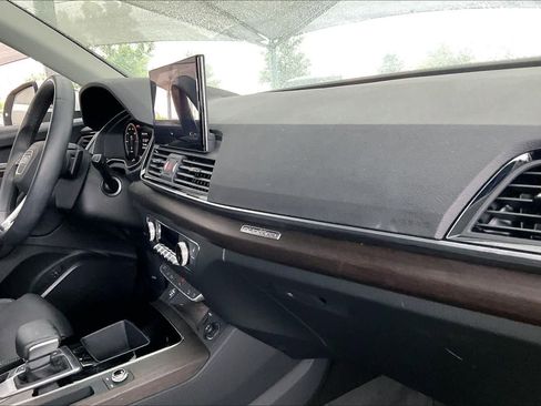 Used 2024 Audi Q5 e Premium w/ Convenience Package AWD/4WD image 18