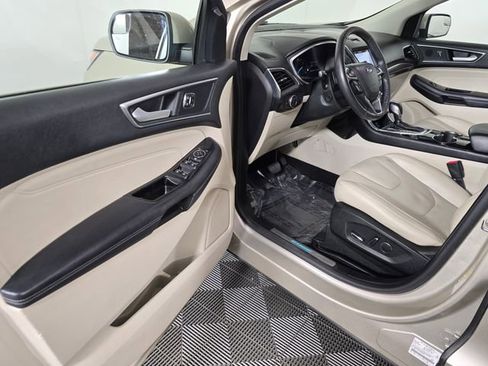 Used 2018 Ford Edge Titanium w/ Equipment Group 301A AWD/4WD image 21