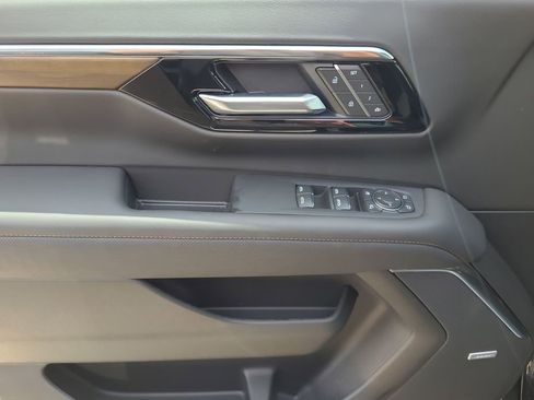 New 2026 Chevrolet Suburban High Country w/ Sun And Tow Package image 23