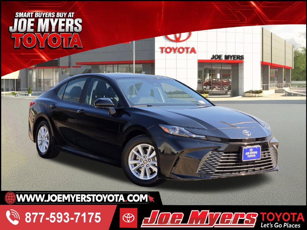 Used 2025 Toyota Camry LE FWD image 1