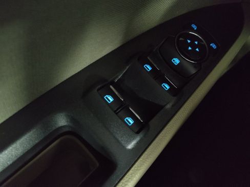 Used 2020 Ford Fusion SE FWD image 27