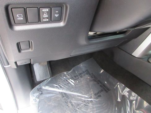 Used 2023 Toyota 4Runner Limited AWD/4WD image 33