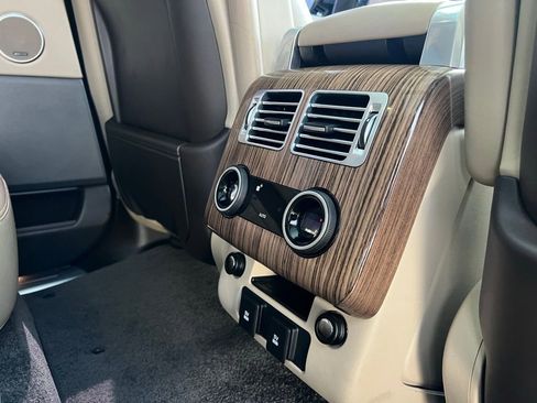 Used 2018 Land Rover Range Rover HSE image 30