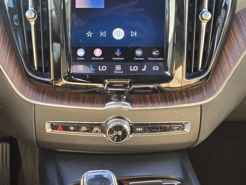 Certified 2023 Volvo XC60 B5 Ultimate w/ Protection Package Premier AWD/4WD image 20