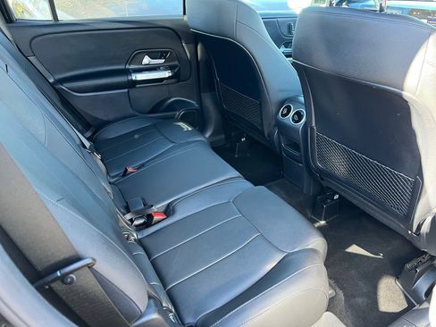 Certified 2025 Mercedes-Benz GLB 250 4MATIC image 17