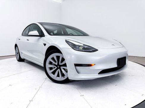 Used 2021 Tesla Model 3 Standard Range Plus RWD image 1