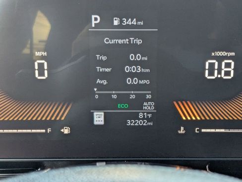 Used 2025 Kia Carnival image 19