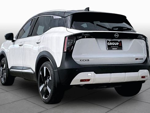 Used 2025 Nissan Kicks SR w/ SR Premium Package AWD/4WD image 12