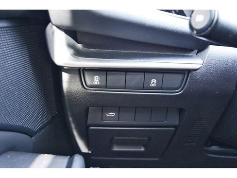 Used 2023 MAZDA MAZDA3 s image 23