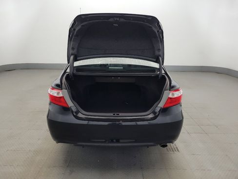 Used 2016 Toyota Camry SE w/ Moonroof Package FWD image 29