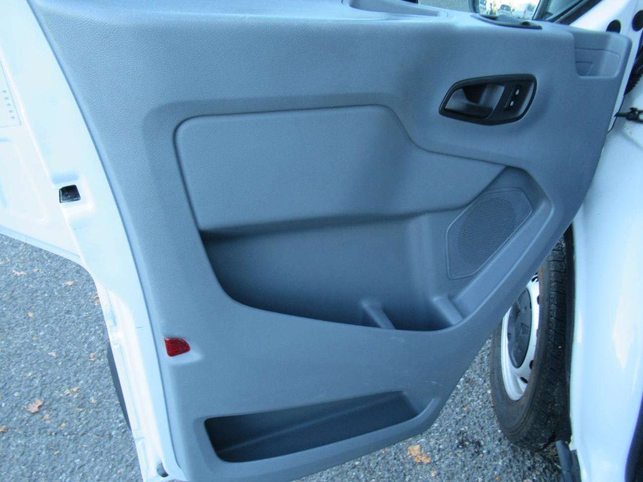 Used 2018 Ford Transit 250 148 Medium Roof RWD image 6