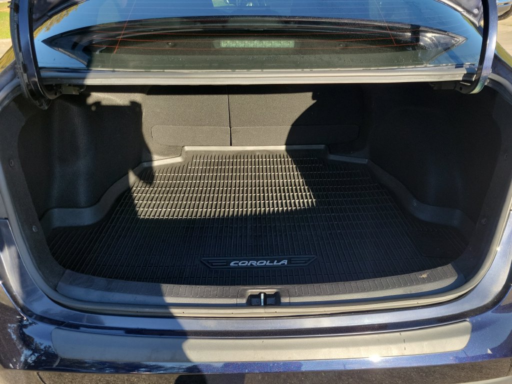 Certified 2020 Toyota Corolla LE FWD image 30