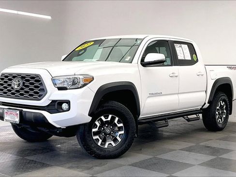 Used 2022 Toyota Tacoma TRD Off-Road image 12