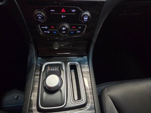 Used 2019 Chrysler 300 Touring w/ Sport Appearance Package image 65