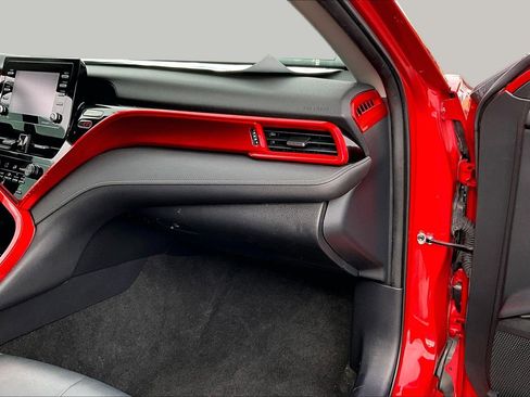 Used 2021 Toyota Camry SE image 15