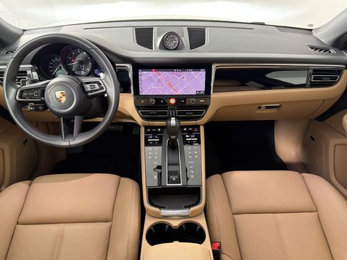Certified 2026 Porsche Macan AWD/4WD image 17